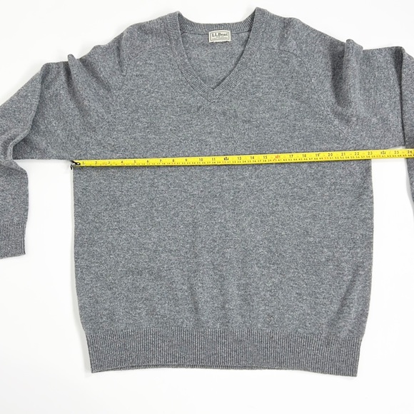 Men LL Bean Wool V-Neck Sweater - Picture 8 of 12